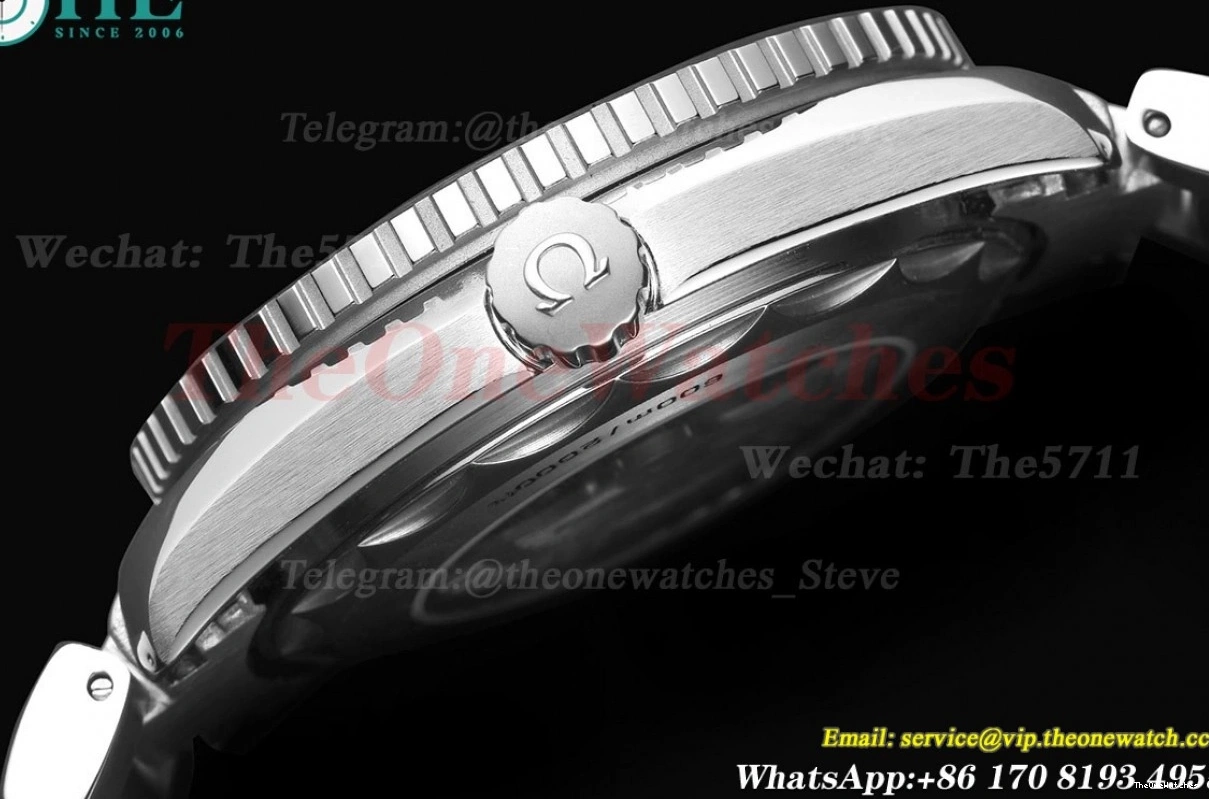 GDF Black 43mm 600m SS Seamaster SS Stk MY8215 0306